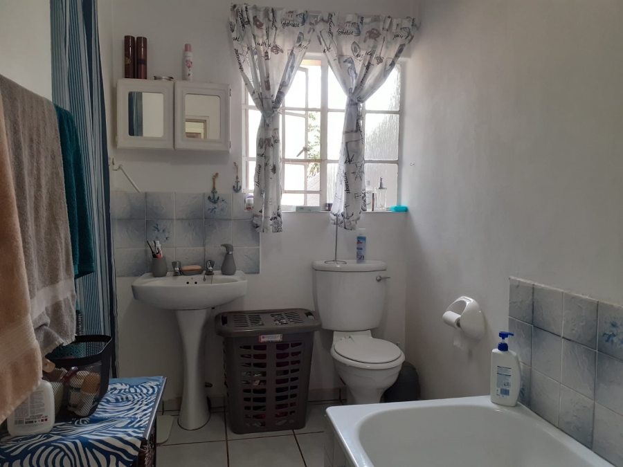 2 Bedroom Property for Sale in Albertsdal Gauteng