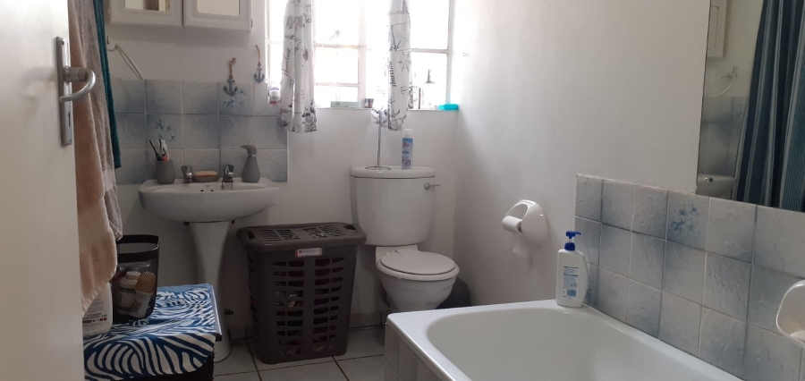 2 Bedroom Property for Sale in Albertsdal Gauteng