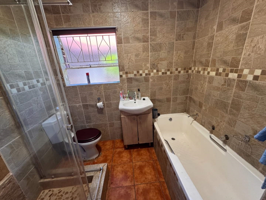 3 Bedroom Property for Sale in Verwoerdpark Gauteng