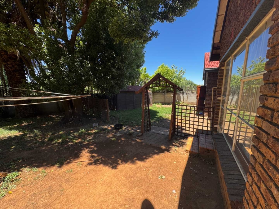 3 Bedroom Property for Sale in Verwoerdpark Gauteng