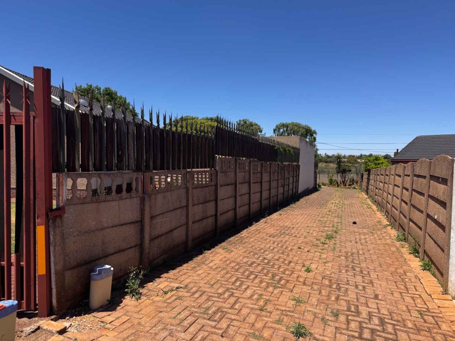 3 Bedroom Property for Sale in Verwoerdpark Gauteng