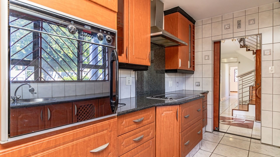 6 Bedroom Property for Sale in Mackenzie Park Gauteng