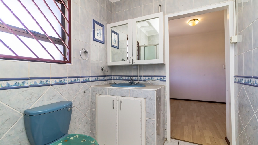 6 Bedroom Property for Sale in Mackenzie Park Gauteng