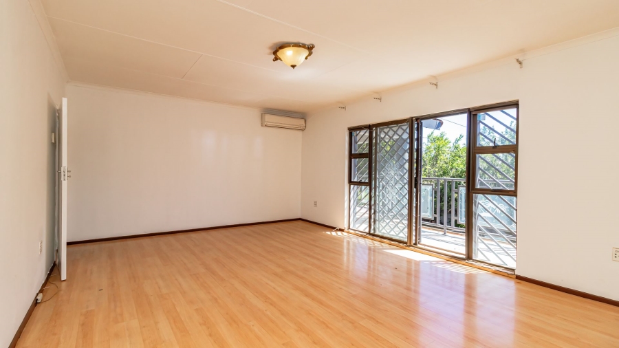 6 Bedroom Property for Sale in Mackenzie Park Gauteng