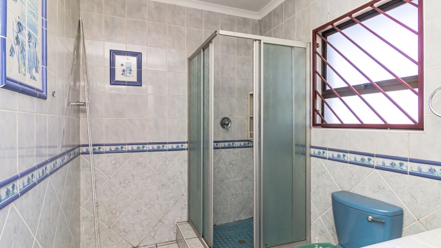 6 Bedroom Property for Sale in Mackenzie Park Gauteng