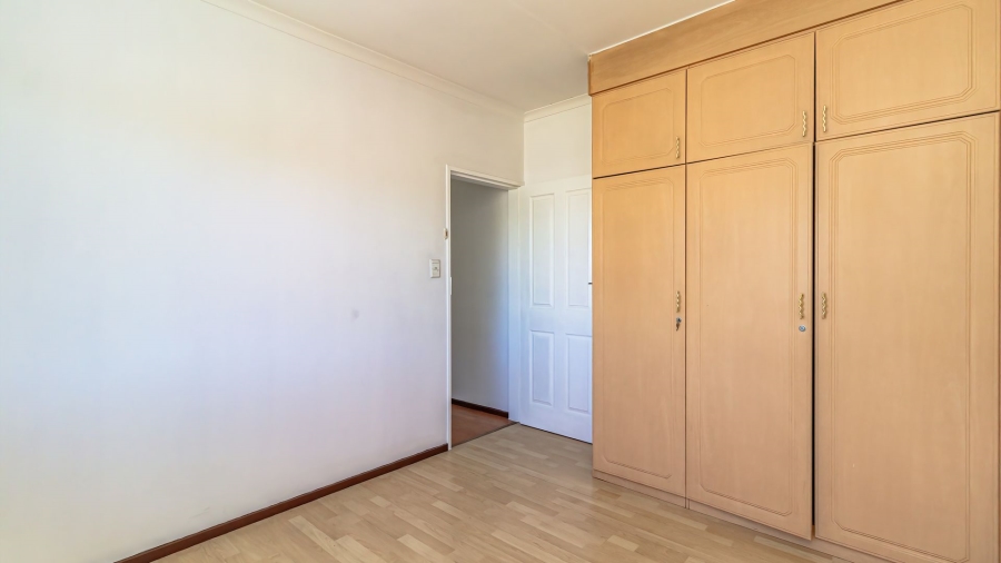 6 Bedroom Property for Sale in Mackenzie Park Gauteng