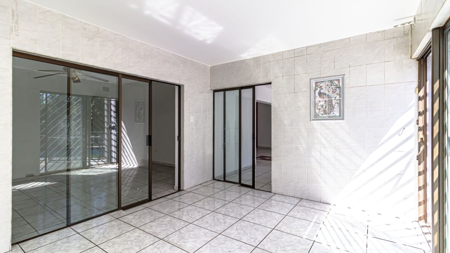 6 Bedroom Property for Sale in Mackenzie Park Gauteng