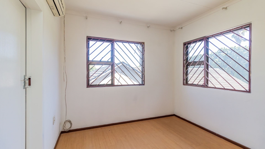 6 Bedroom Property for Sale in Mackenzie Park Gauteng