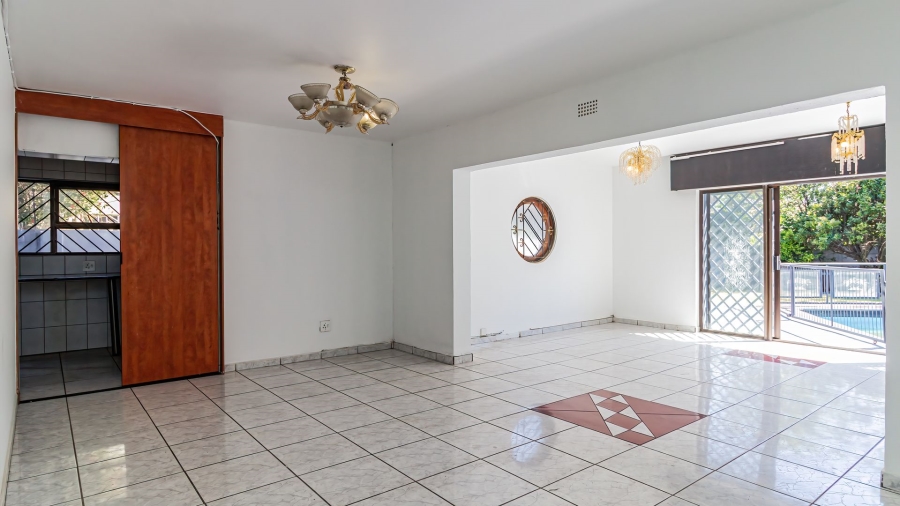 6 Bedroom Property for Sale in Mackenzie Park Gauteng