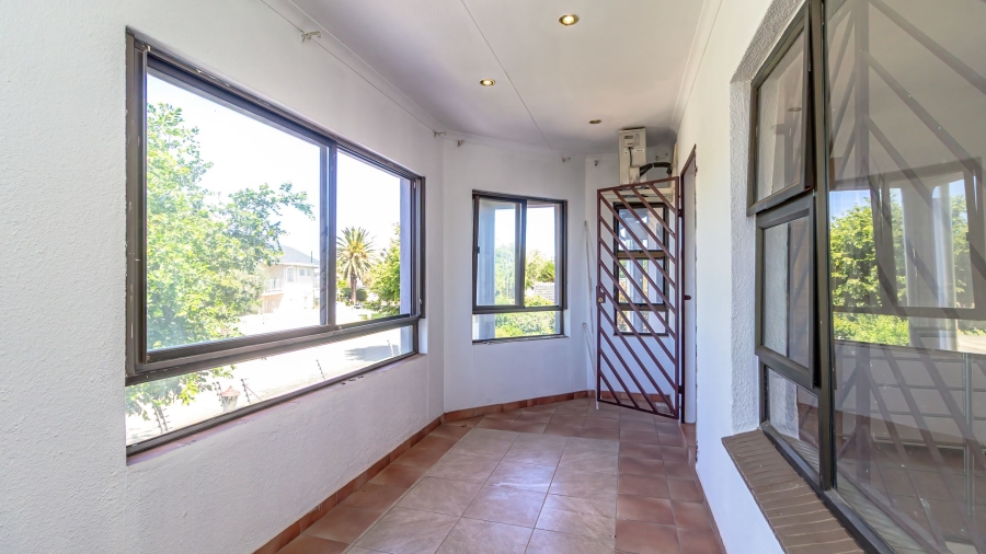 6 Bedroom Property for Sale in Mackenzie Park Gauteng