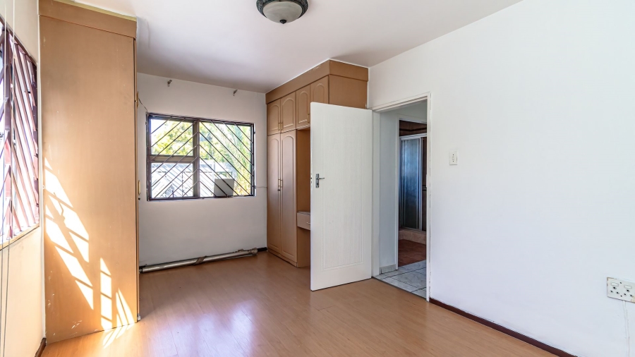 6 Bedroom Property for Sale in Mackenzie Park Gauteng