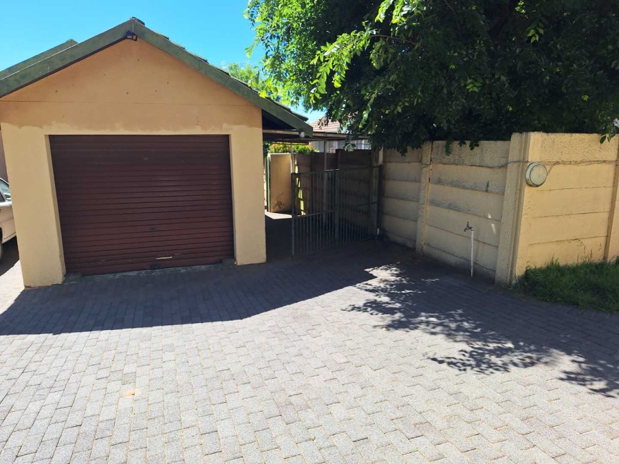 3 Bedroom Property for Sale in Tulisa Park Gauteng