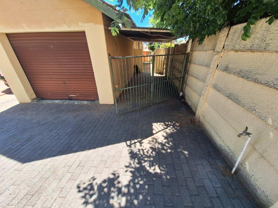 3 Bedroom Property for Sale in Tulisa Park Gauteng