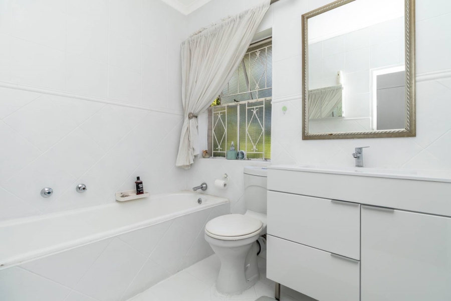 4 Bedroom Property for Sale in Gallo Manor Gauteng