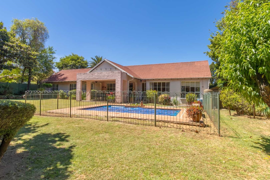 4 Bedroom Property for Sale in Gallo Manor Gauteng