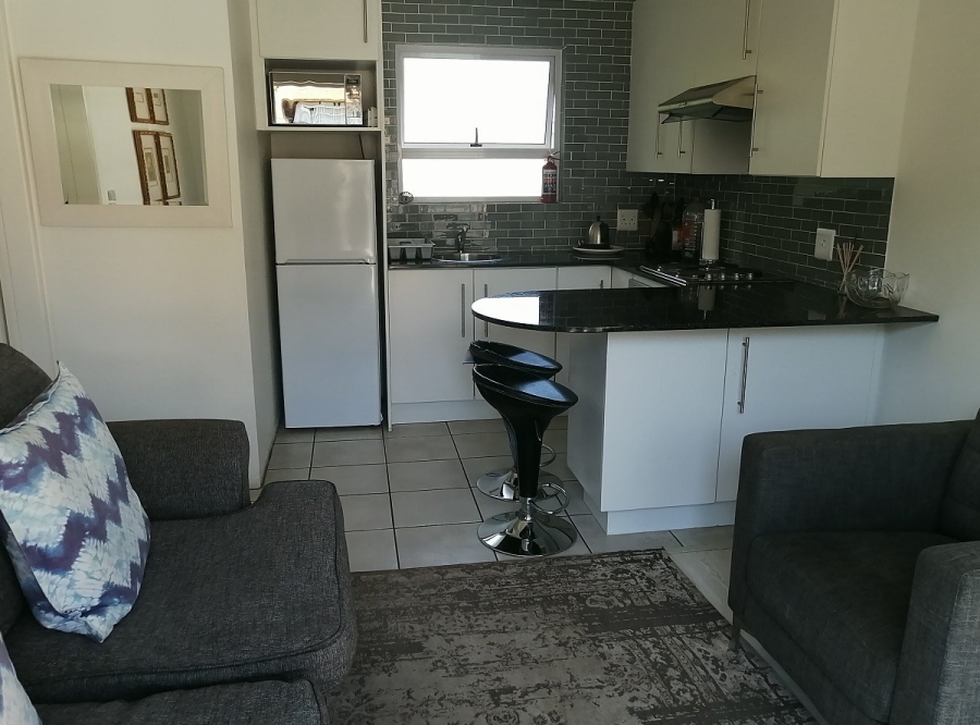 To Let 1 Bedroom Property for Rent in Gallo Manor Gauteng