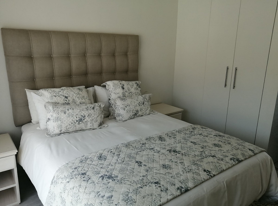 To Let 1 Bedroom Property for Rent in Gallo Manor Gauteng