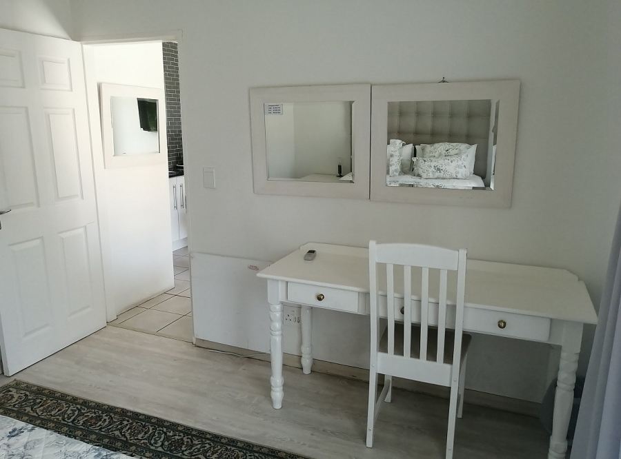 To Let 1 Bedroom Property for Rent in Gallo Manor Gauteng