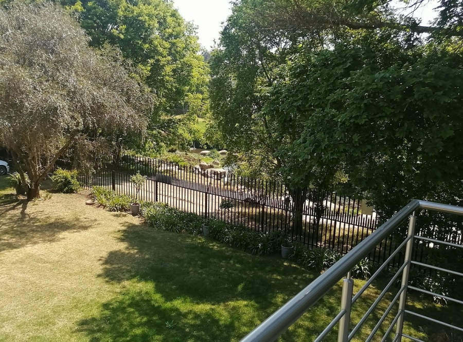 To Let 1 Bedroom Property for Rent in Gallo Manor Gauteng