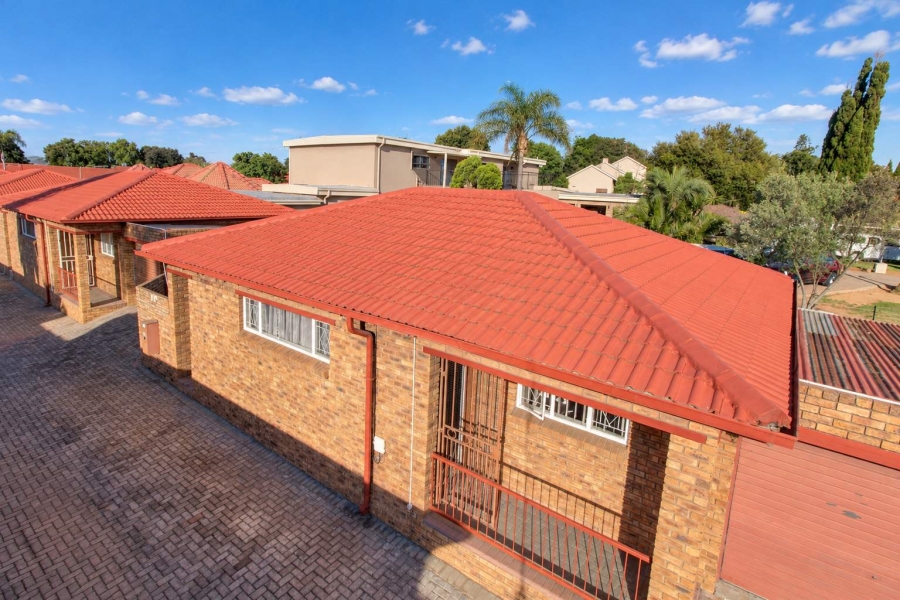 2 Bedroom Property for Sale in Wilro Park Gauteng