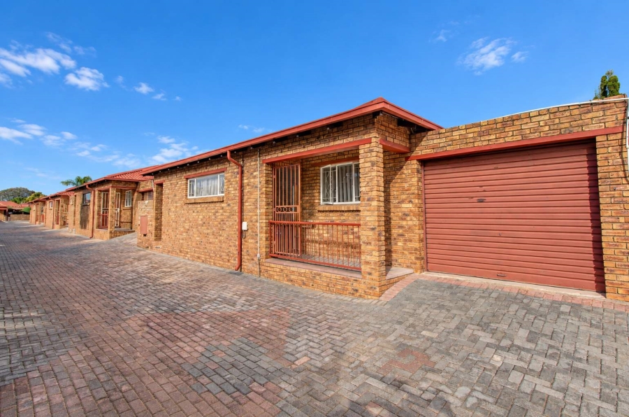 2 Bedroom Property for Sale in Wilro Park Gauteng