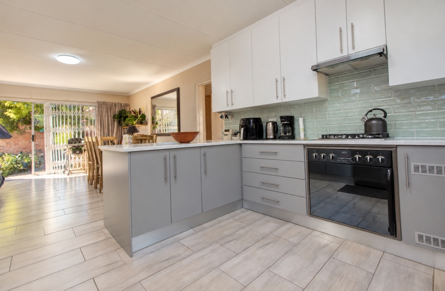 3 Bedroom Property for Sale in Wilgeheuwel Gauteng