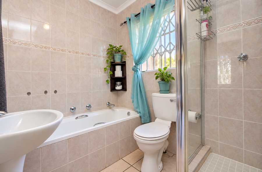 3 Bedroom Property for Sale in Wilgeheuwel Gauteng