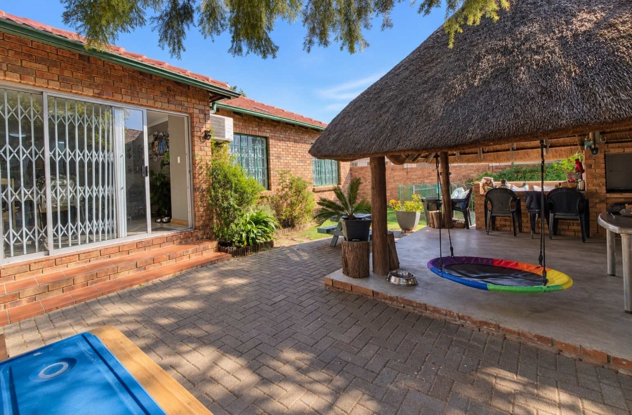 3 Bedroom Property for Sale in Wilgeheuwel Gauteng