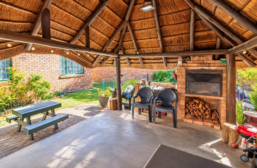 3 Bedroom Property for Sale in Wilgeheuwel Gauteng