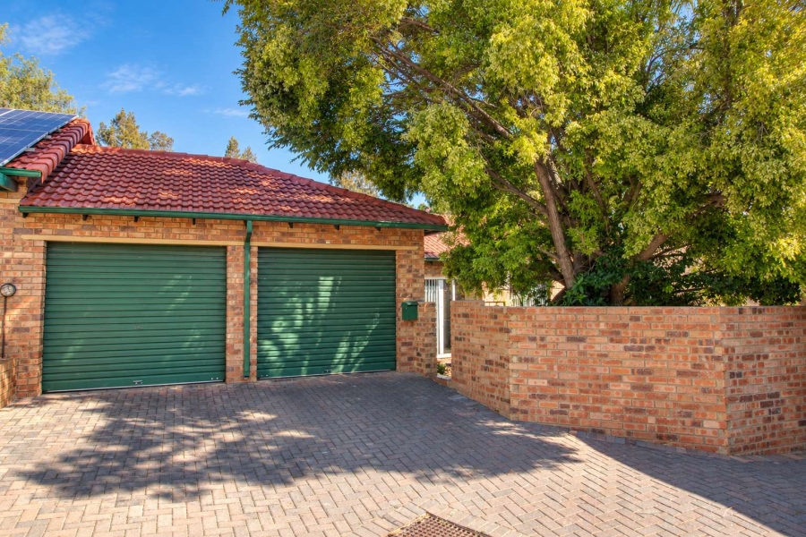 3 Bedroom Property for Sale in Wilgeheuwel Gauteng