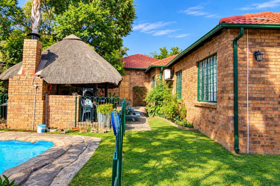 3 Bedroom Property for Sale in Wilgeheuwel Gauteng