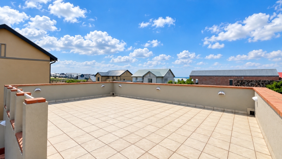 4 Bedroom Property for Sale in Heritage Hill Gauteng