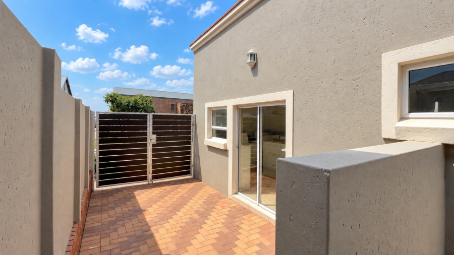 4 Bedroom Property for Sale in Heritage Hill Gauteng