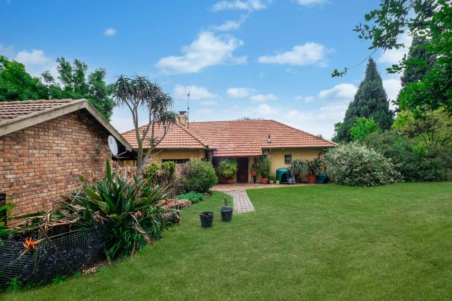 0 Bedroom Property for Sale in Blue Hills Gauteng