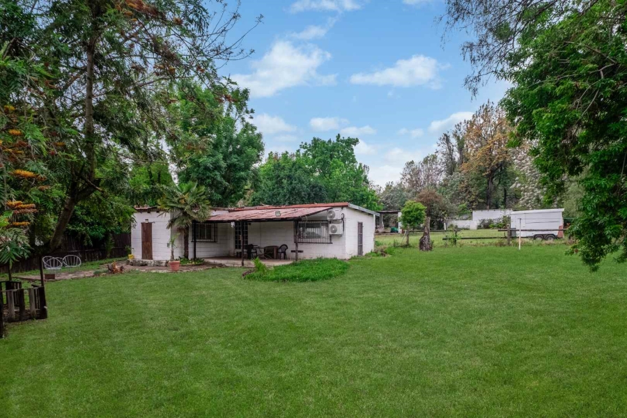 0 Bedroom Property for Sale in Blue Hills Gauteng