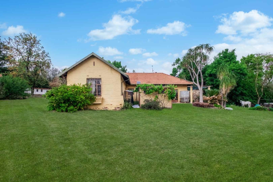 0 Bedroom Property for Sale in Blue Hills Gauteng