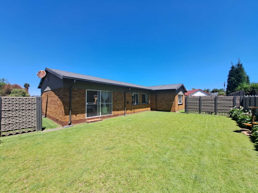 4 Bedroom Property for Sale in Van Dyk Park Gauteng