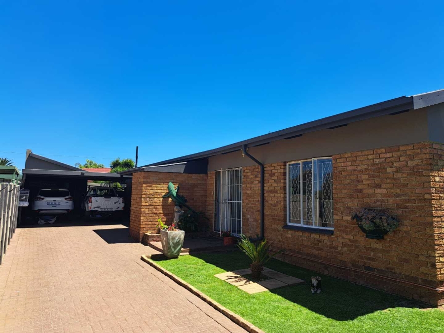 4 Bedroom Property for Sale in Van Dyk Park Gauteng