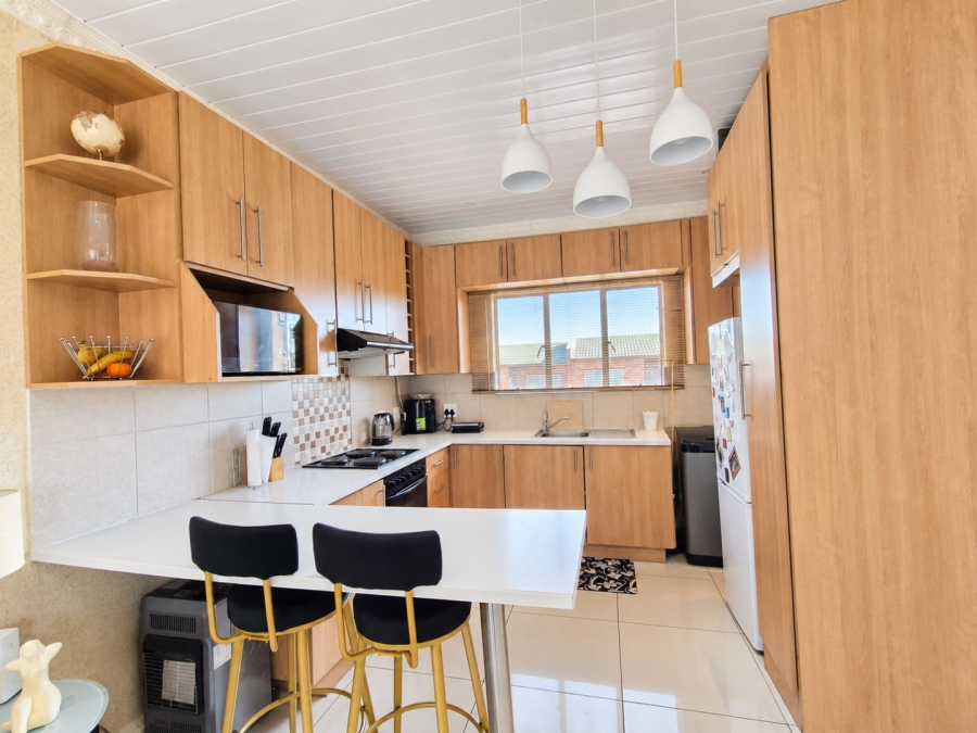 2 Bedroom Property for Sale in Groblerpark Gauteng