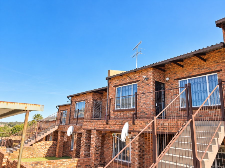 2 Bedroom Property for Sale in Groblerpark Gauteng