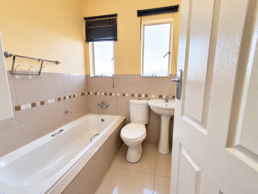 2 Bedroom Property for Sale in Groblerpark Gauteng