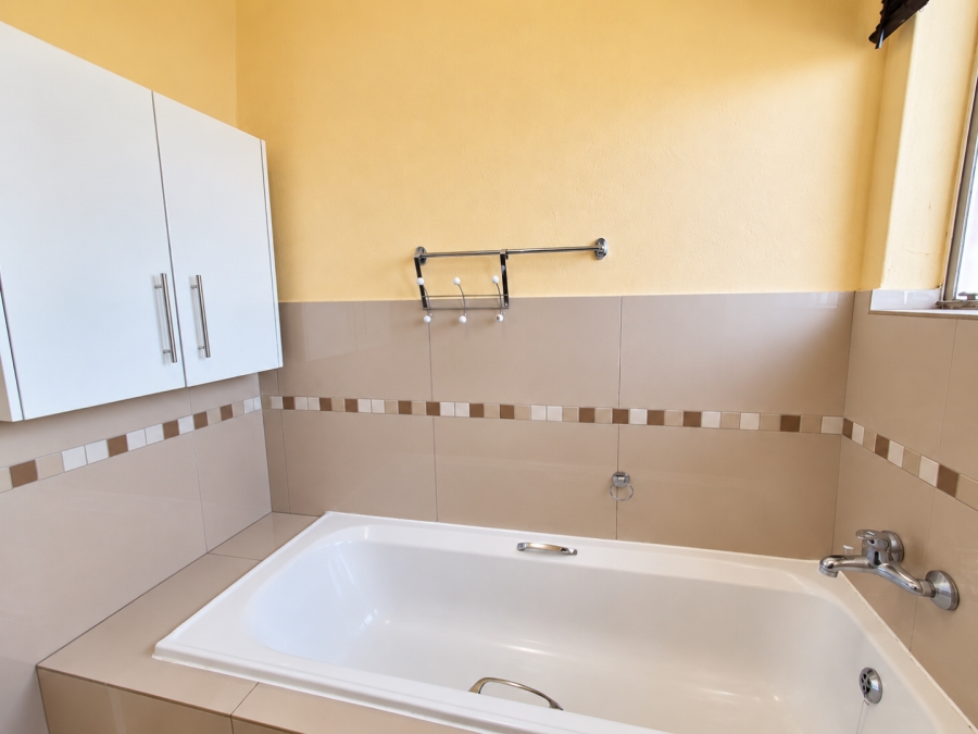 2 Bedroom Property for Sale in Groblerpark Gauteng