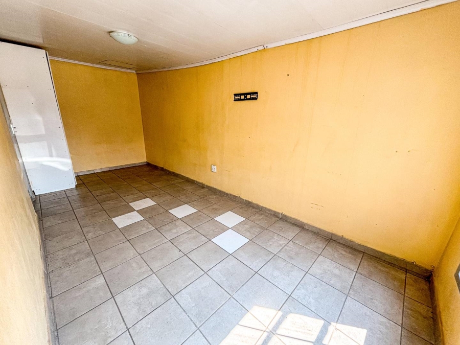 14 Bedroom Property for Sale in Unigray Gauteng