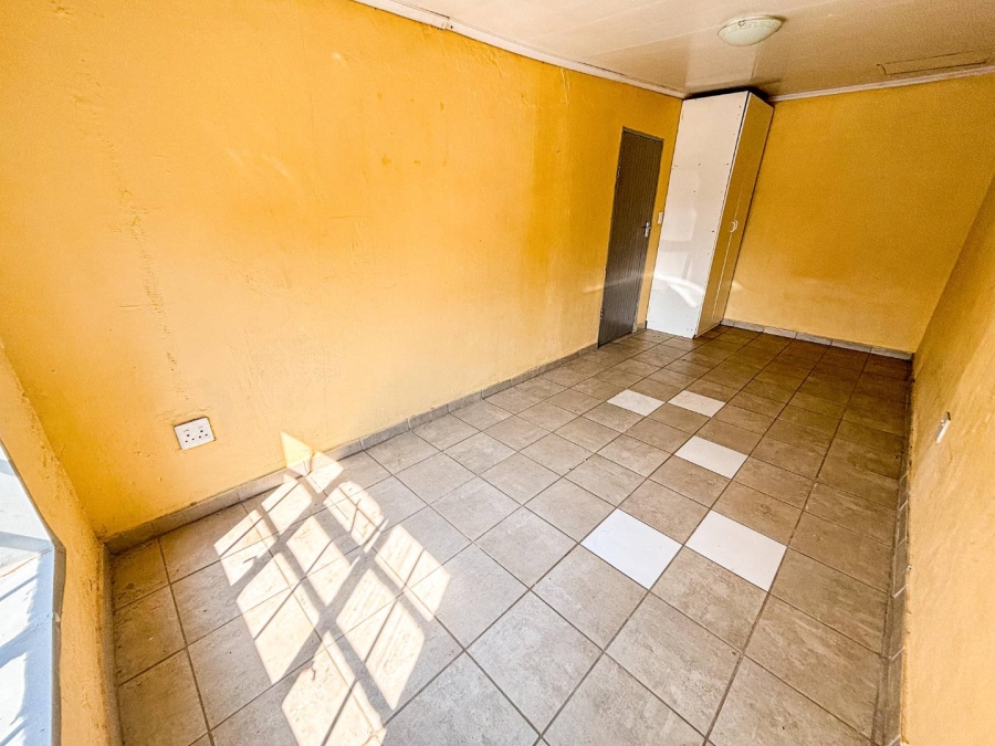 14 Bedroom Property for Sale in Unigray Gauteng