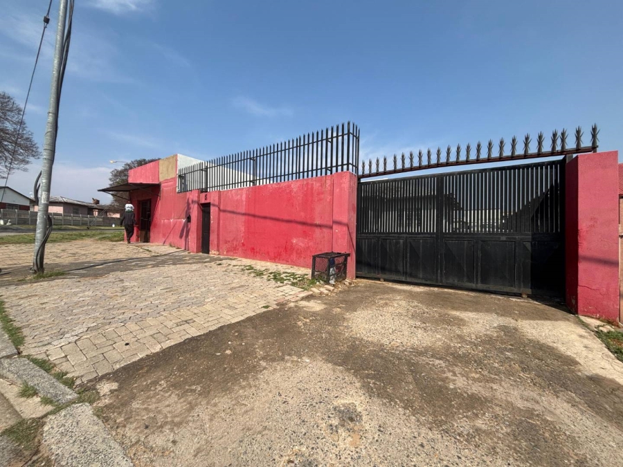 14 Bedroom Property for Sale in Unigray Gauteng