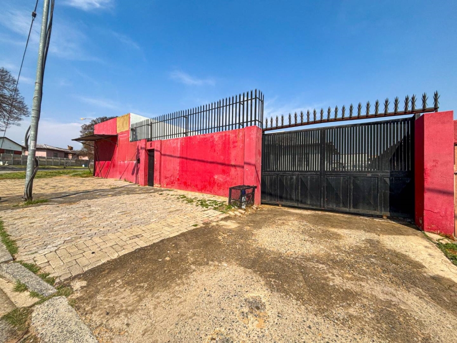 14 Bedroom Property for Sale in Unigray Gauteng