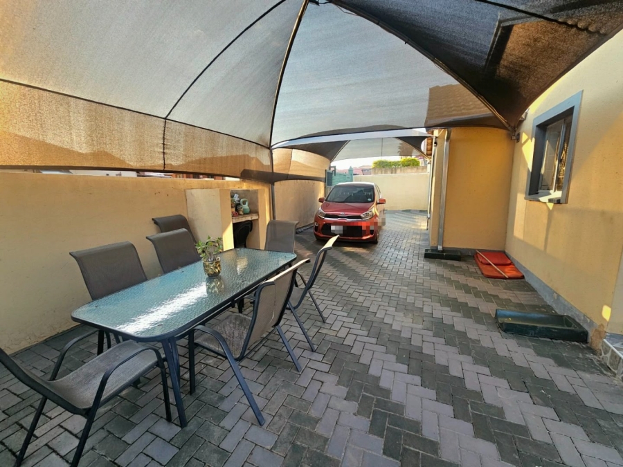 3 Bedroom Property for Sale in Lotus Gardens Gauteng