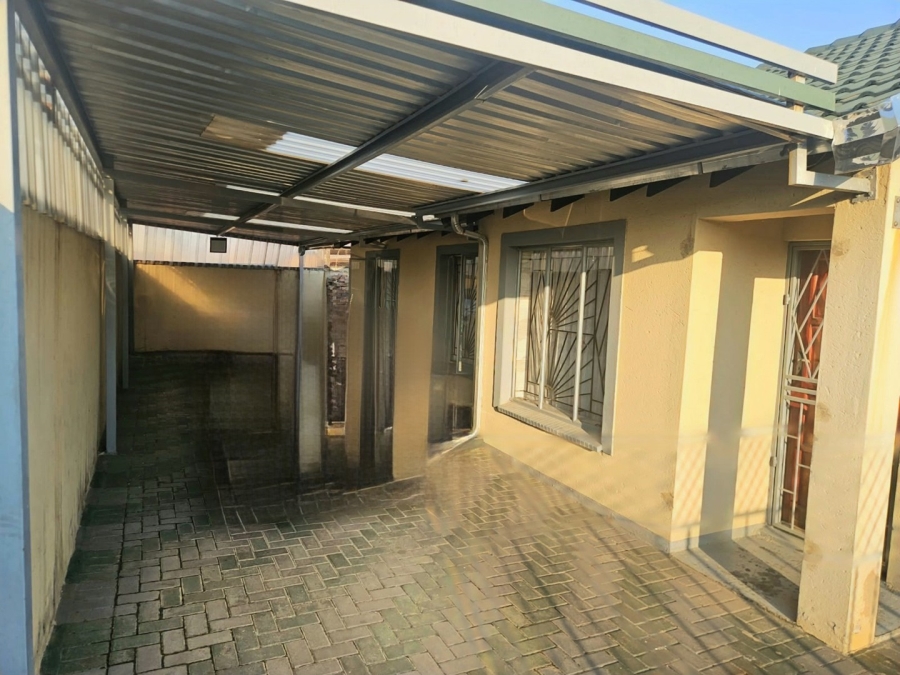 3 Bedroom Property for Sale in Lotus Gardens Gauteng