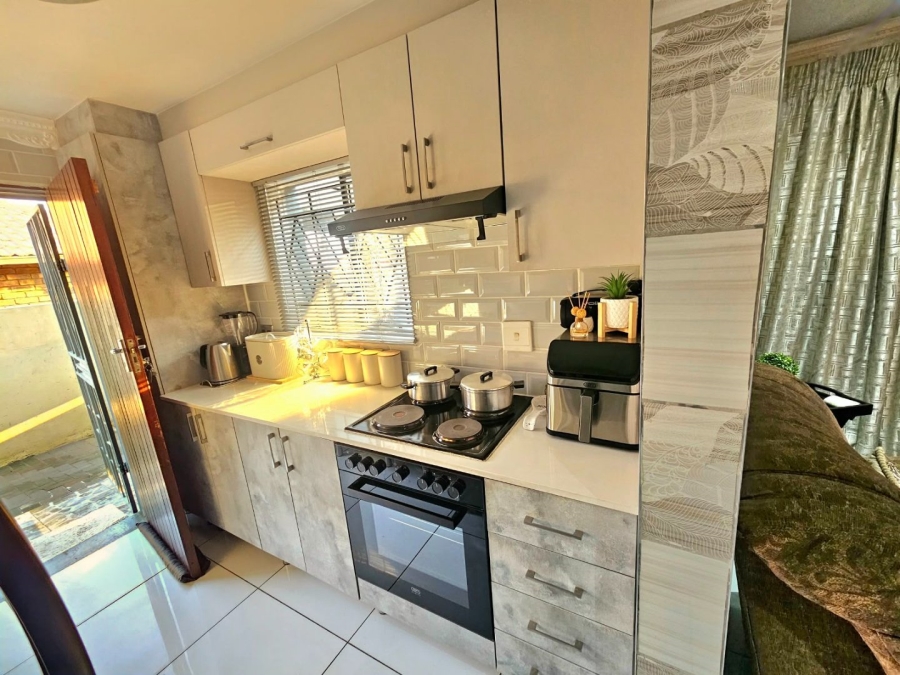3 Bedroom Property for Sale in Lotus Gardens Gauteng