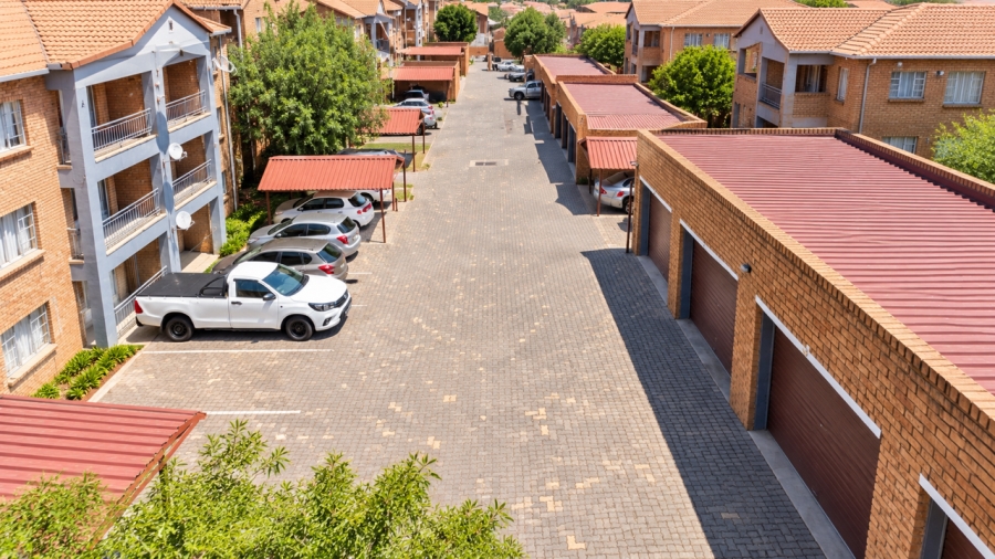 2 Bedroom Property for Sale in Vorna Valley Gauteng